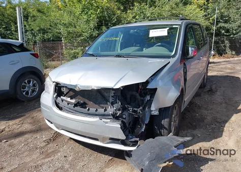 2008 Chrysler Town & Country Touring z USA, uszkodzony, nr VIN 2A8HR54P28R836576